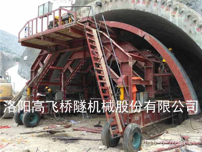 隧道二襯臺(tái)車定位后的質(zhì)量檢測